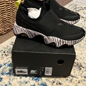 NWT-Sorel Women's Kinetic Impact II Strap Shoes -Size 6